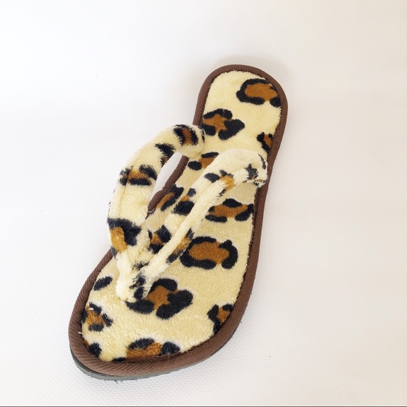 Shoes - Cheetah leopard fuzzy slippers